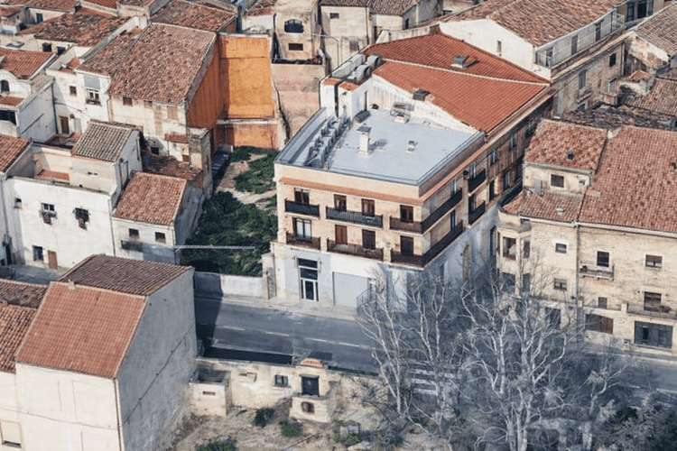 EDIFICI DE 10 HABITATGES a Av. Montblanch 11